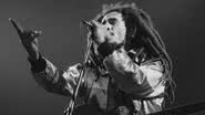 Fotografia de Bob Marley durante show em 1980 - Foto por Patrick Lüthy pelo Wikimedia Commons