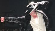 Michael Jackson durante apresentação de Billie Jean em 1996 - Getty Images