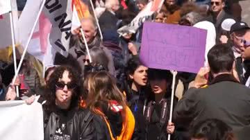 Moradores protestam contra a taxa em Veneza - Reprodução/Vídeo/Globo