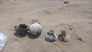 Vasos de cerâmica descobertos recentemente no Peru - Divulgação/Ministério da Cultura do Peru