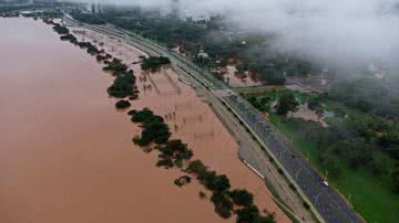 Nível do Guaíba ainda está 2 metros acima do limite de inundação - Getty Images