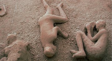 Alguns dos restos petrificados em Pompeia - Wikimedia Commons