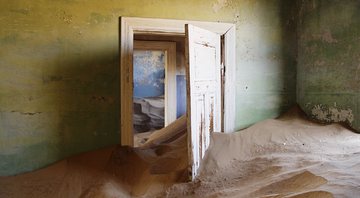 Cidade fantasma de Kolmanskop - Damien du Toit via Wikimedia Commons