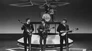 Os Beatles se apresentando em um programa televisivo, com Jimmy Nicol substituindo o baterista Ringo Starr - Eric Koch/Anefo/Creative Commons