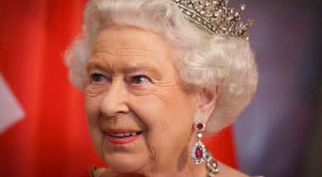 Rainha Elizabeth II, usando tiara real - Getty Images