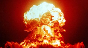 Imagem de teste nuclear realizado pelos Estados Unidos em 1953 - Domínio Público