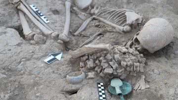 Imagem do esqueleto encontrado - Reprodução/Ministério da Ciência e Ensino Superior do Cazaquistão