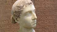 Escultura romana representando Cleópatra, a última rainha do Egito - Domínio Público e Pixabay