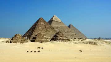 Imagem ilustrativa das pirâmides do Egito - Foto de StockSnap, via Pixabay