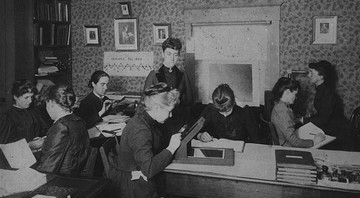 "Computadoras" trabalhando para o astrônomo Edward Charles Pickering, 1890 - Domínio Público