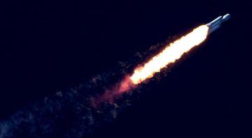 O Falcon Heavy decolando em 6 de janeiro de 2018 - SpaceX