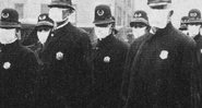 Policiais americanos usando máscaras de proteção - Getty Images