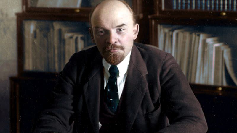 Vladimir Lenin em imagem colorizada - Domínio Público/Klimbim