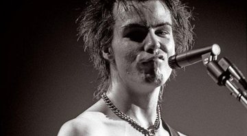 Fotografia de Sid no último show dos Sex Pistols, em 1978 - Wikimedia Commons