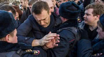 Navalny sendo preso em 2017 - Wikimedia Commons