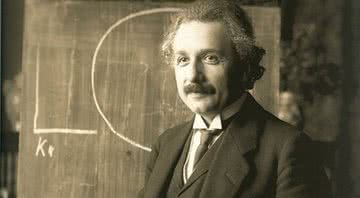 Fotografia do físico Albert Einstein - Wikimedia Commons