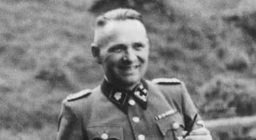 Fotografia de Rudolf Höss no campo de concentração - Wikimedia Commons