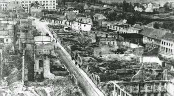 Fotografia mostrando cidade de Demmin em ruínas após invasão inimiga - Divulgação /  Statt-Museum Demmin