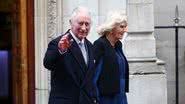 Rei Charles III e Camilla saindo da London Clinic após a cirurgia de próstata - Getty Images