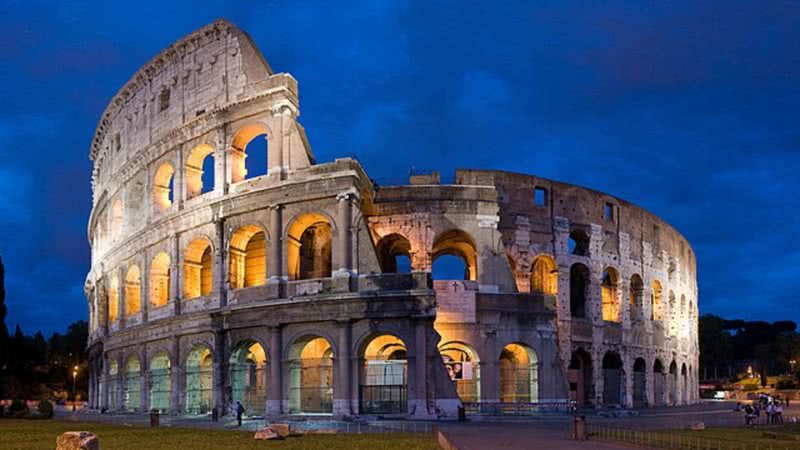 Fotografia do Coliseu Romano - Foto por Diliff pelo Wikimedia Commons
