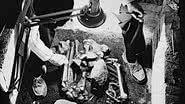 Imagem das escavações do esqueleto realizadas na década de 1970 - Divulgação/INAH