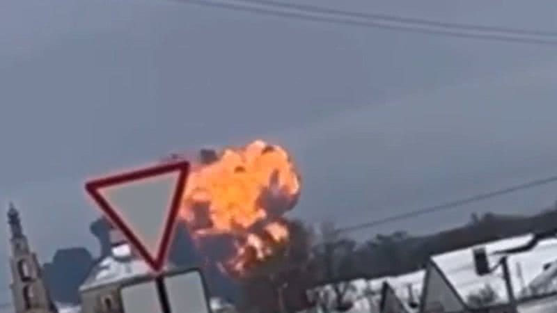 Explosão ocorrida no momento da queda da aeronave - Divulgação/vídeo/g1