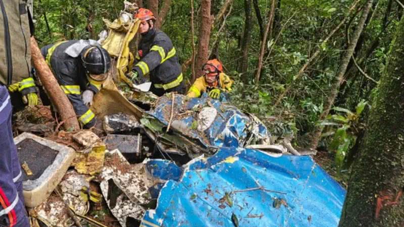 Duas pessoas morreram no acidente - Divulgação/Corpo de Bombeiros