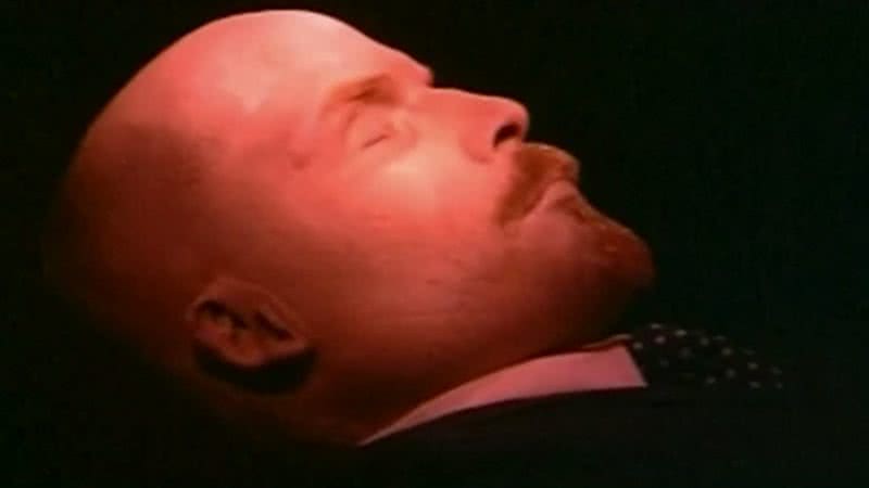Corpo embalsamado de Lenin - Divulgação/YouTube/BBC