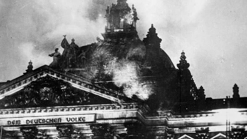 Registro do incêndio no Reichstag - Domínio público
