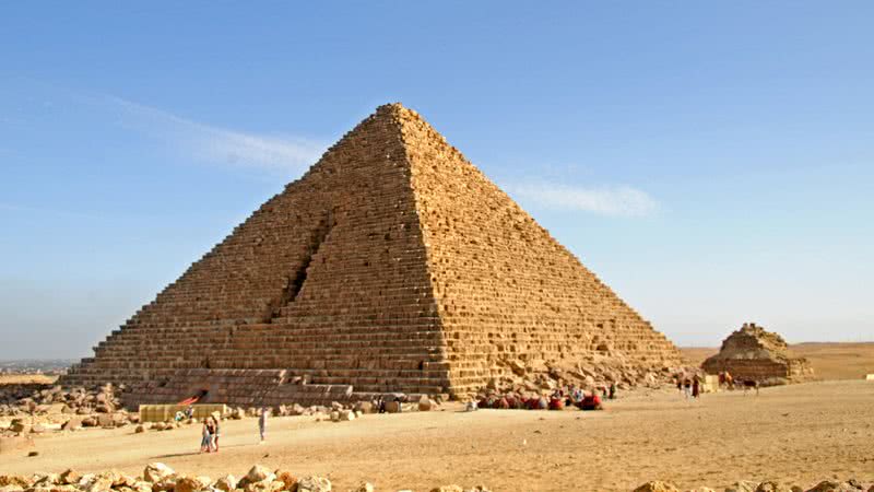 Imagem da Pirâmide de Miquerinos, no Egito - Licença Creative Commons via Wikimedia Commons/David Broad