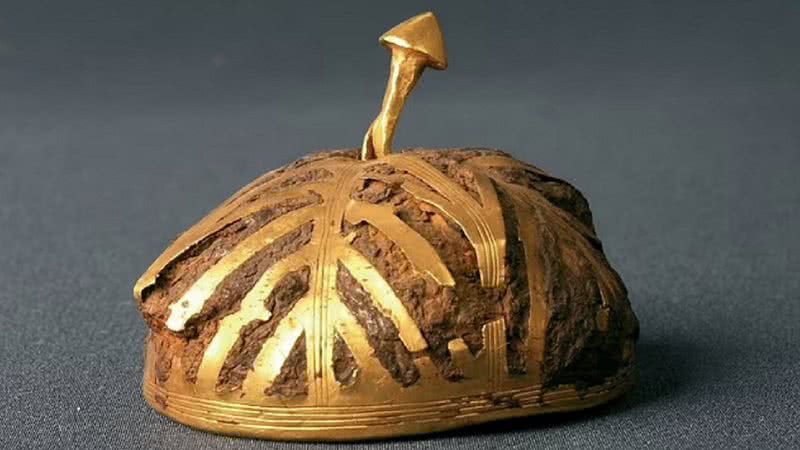 'Boné' que faz parte do Tesouro de Villena foi feito com metais extraterrestre - Museu de Villena