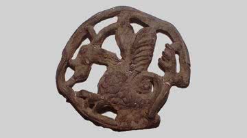Distintivo com um "dragão basilisco" encontrado na Polônia - Divulgação/Lublin Provincial Conservator of Monuments
