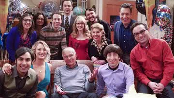 Imagem mostra elenco de The Big Bang Theory - Divulgação
