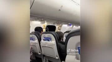 Avião perdeu porta durante voo - Divulgação/vídeo/redes sociais