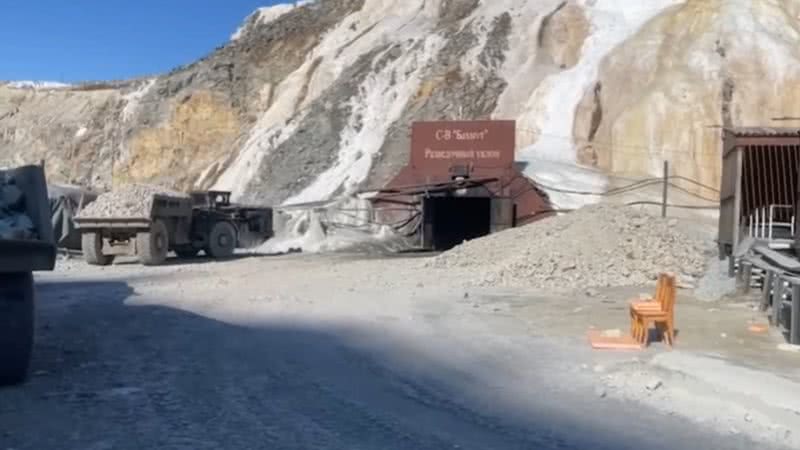 Entrada da mina de ouro em Amur, na Rússia - Reprodução/Vídeo/YouTube/AFP Português