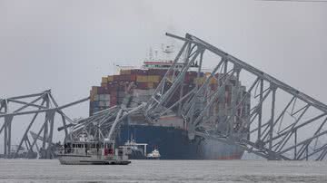 O navio cargueiro Dali e a ponte destruída em Baltimore, nos Estados Unidos - Getty Images
