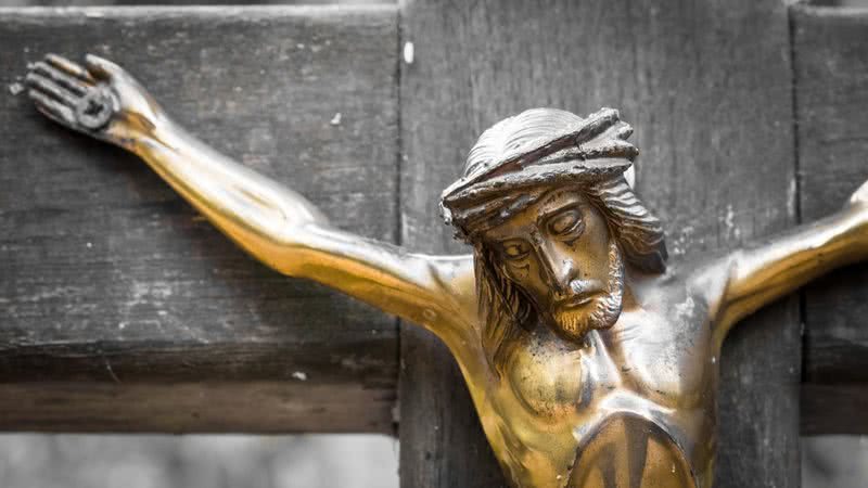Imagem representando Jesus Cristo crucificado - Foto de Didgeman, via Pixabay