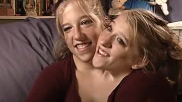 As irmãs Abby e Brittany - Reprodução / Youtube / Documeaning