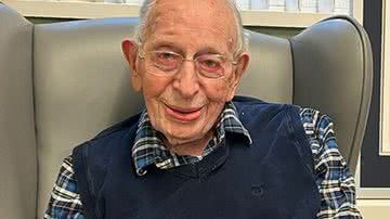 O britânico recordista do título de homem mais velho do mundo - Wikimedia Commons, sob licença Creative Commons
