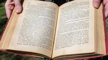 Livro que foi devolvido 105 anos depois - Biblioteca Poudre