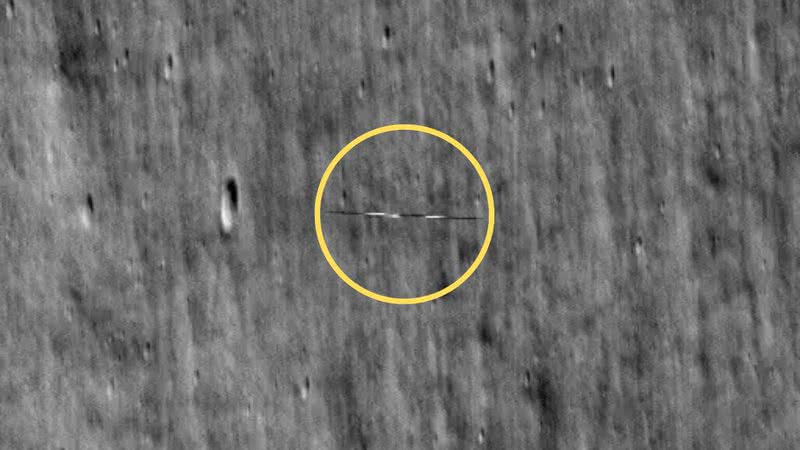 Objeto parecido a uma "prancha" visto por imagens da NASA - Reprodução / NASA