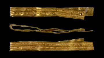 Pulseira de ouro descoberta na Inglaterra - Divulgação/Portable Antiques Scheme