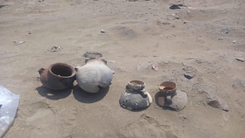 Vasos de cerâmica descobertos recentemente no Peru - Divulgação/Ministério da Cultura do Peru