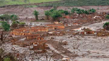 Rompimento de barragem em Mariana - Wikimedia Commons/Senado Federal