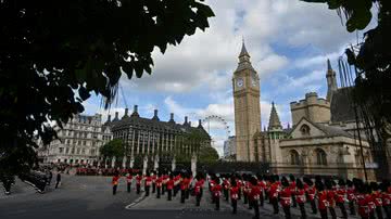Imagem dos guardas da realeza britânica - Getty Images