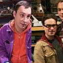 Cena de "The Theorists" (à esqu.) e personagens de "The Big Bang Theory" (à dir.) - Divulgação