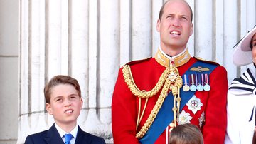 O príncipe George ao lado do pai, o príncipe William - Getty Images