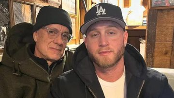 Tom Hanks ao lado do filho, Chet - Divulgação/Instagram