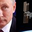 Vladimir Putin, atual presidente da Rússia, e a Estação Espacial Internacional (ISS)