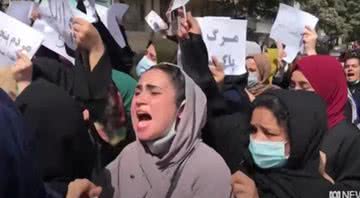 Mulheres protestando no Afeganistão - Divulgação/Youtube ABC News
